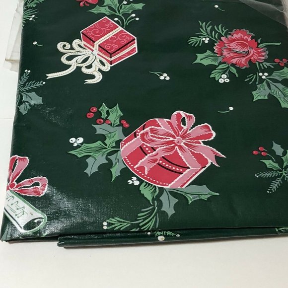 Holiday Classic Holly Berry Tablecloth 70" X 52" - Picture 4 of 5